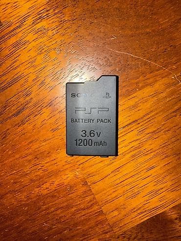 sony 2500: Sony PSP ucun original battareyasi biraz islenib, ve 64 GB yaddaş — 2