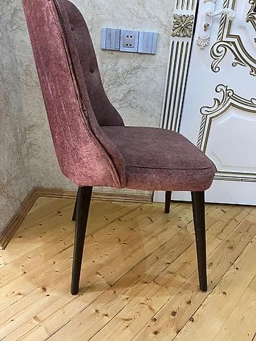 ofis stolu satilir: 6 dənə yaxşı vəziyyətdə stul.
Əlaqə nömrəsi: 055 539 43 90 — 2