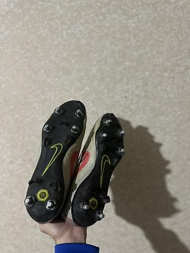 Butslar Nike, Ölçü: 44, İşlənmiş