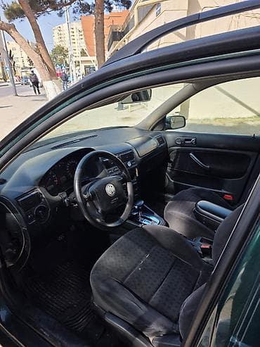 Volkswagen: Volkswagen Golf Variant: 2 l | 2001 il Universal — 5