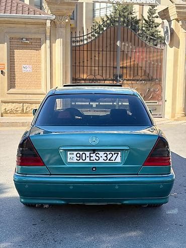015 fara: Mercedes-Benz C-Class: 2.4 l | 1998 il Sedan — 4