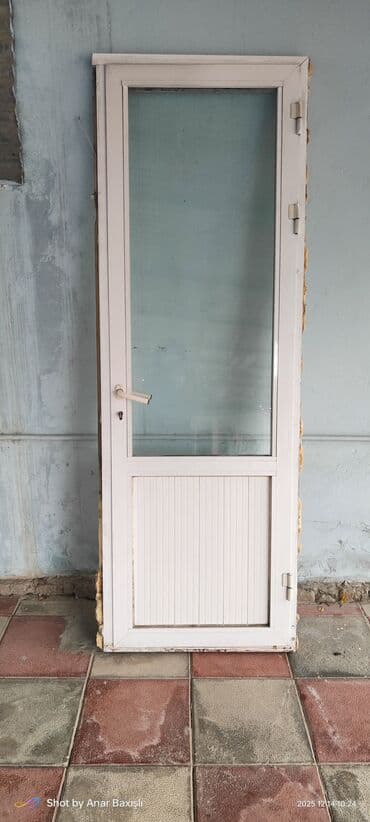 Furnitura və aksessuarlar: İşlənmiş Plastik qapı Zamok ilə, Ünvandan götürmə — 1