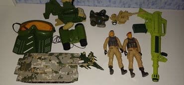 sofi sürafə oyuncaqları: Bu dəst müxtəlif hərbi mövzulu oyuncaqları, o cümlədən iki əsgər — 4