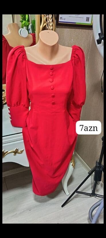 купить вечернее платье в баку: Qırmızı don - Rəng: parlaq qırmızı - Dizayn: dördkünc dekolte, ön — 2