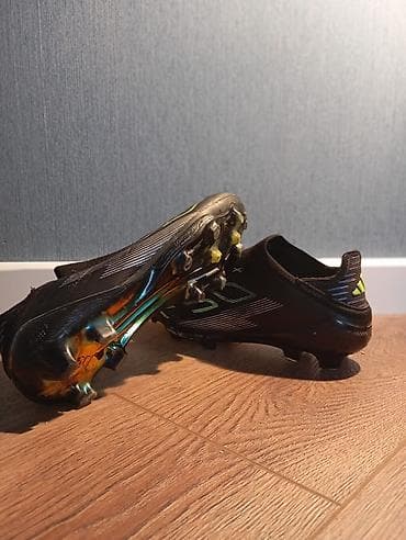 Butslar Adidas, Ölçü: 39, İşlənmiş lalafo.az -da Butslar Adidas, Ölçü: 39, İşlənmiş