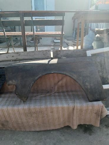 Krılolar: Məhsul: Avtomobilin ön sol qanadı (metal kuzov detalı) Təsvir: - — 1