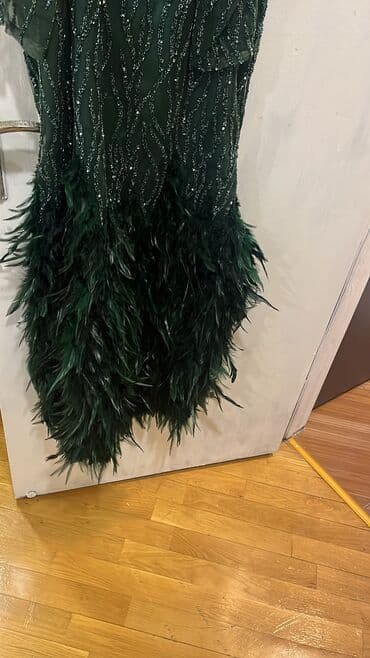 cuzdan: Zərif tünd yaşıl rəngli, muncuq və parıltılı naxışlarla bəzədilmiş bu — 2