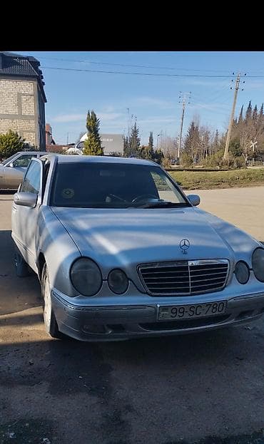 ford transit turbo: Mercedes-Benz E 220: 2.2 l | 2001 il Sedan — 2