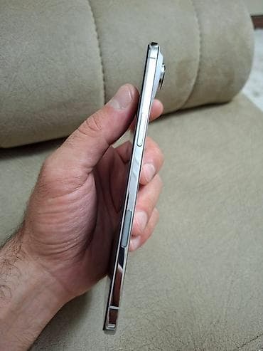 iphone 5 's: IPhone Air, 256 GB, White Titanium, Zəmanət, Simsiz şarj, Face ID — 5