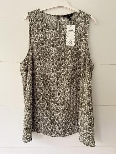 Qadın sinəsiz köynək (bluz) - Model: qolsuz, düzbucaq kəsimli bluz - — 1