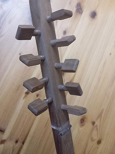 saz aleti: Saz – əl işi taxta simli musiqi aləti - Korpus: armud formalı — 4