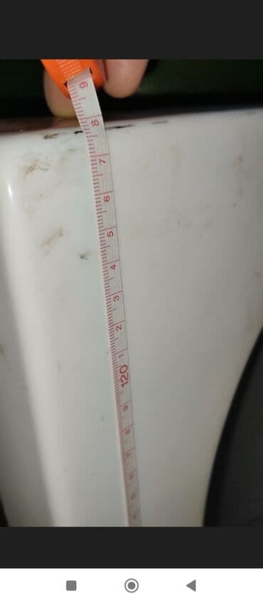 Qapılar və aksessuarlar: Akril vanna - Tip: düzbucaqlı, divara bitişik model - Material: akril — 2