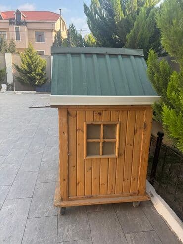 göyərçin yuvası: Taxta it evi – mobil, dam örtüklütəkərli - Material: təbii ağac — 2