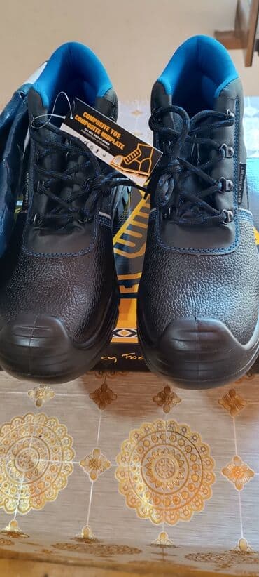 - Mühafizə ayaqqabısı (BLACK KNIGHT). Rəng: qara, mavi astarlı. Üst