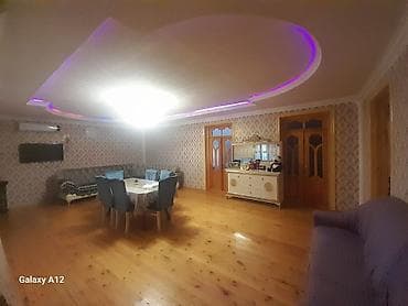 10 sotun içində yerləşir üc otaq bir zal bir mətbəx və hamam sanitar