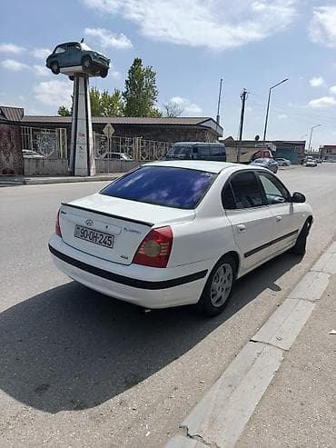ilkin odenis 2000 azn avtomobil: Hyundai Elantra: 1.6 l | 2005 il Sedan — 2