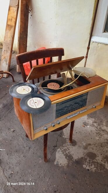 Radio: Radio