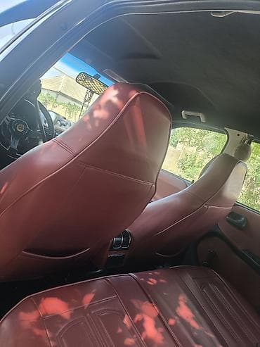 vectra b fara: Opel Astra F sedan - Kuzov: 4 qapılı sedan, tünd yaşıl rəng - Salon — 9