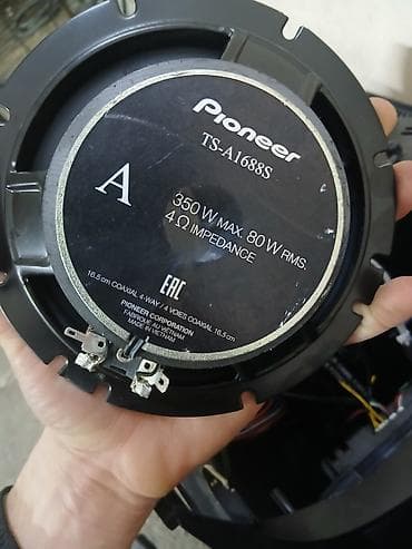 Dinamiklər və sabvuferlər: Avtomobil audio sistemi dəsti Dəst tərkibi: - 2 ədəd Pioneer — 4