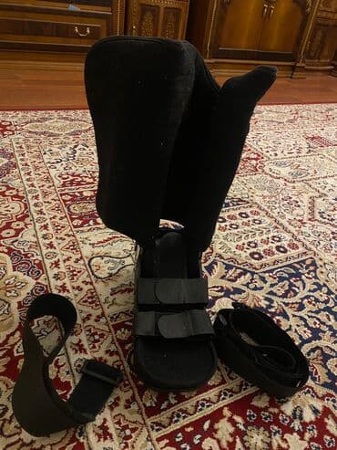 Tibbi lampalar: M ölçü(38-41 ölçü) 200 azn alınıb. Çox az istifadə olunub. Taxan — 2