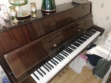 Musiqi alətləri: Сура pianino işlənmiş - Korpus: tünd qəhvəyi, parlaq lak örtük - - — 2