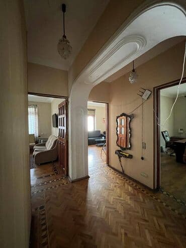 ellada sadliq sarayi unvani: Amerika sefirliyi yaxınlığında yerləşən ümumi sahəsi 140 kv,m olan,3 — 3