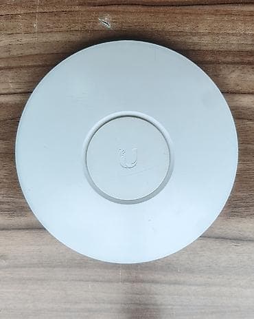 modem satilir: Ubiquiti UniFi AP 300Mbps 2.4GHz + PoE Adapter və Ethernet Kabeli — 2