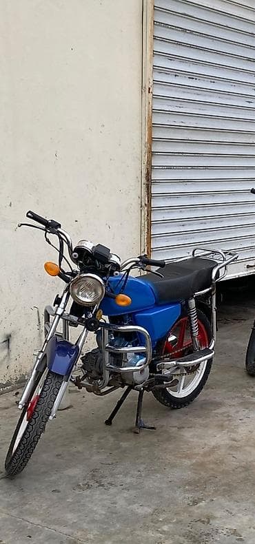 Moped/Motosiklet – şəhər daxili və qısa məsafələr üçün praktik