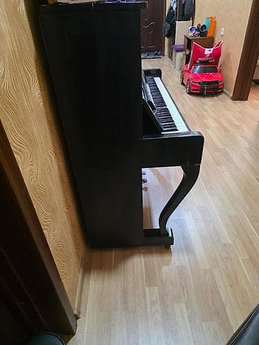 gitara simleri: Akkustik piano – “Kuzbass” upright (stolüstü olmayan, klassik şaquli — 2