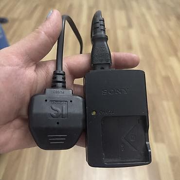 video karta: Sony kamera batareyası üçün orijinal şarj cihazı - Model: Sony AC — 5