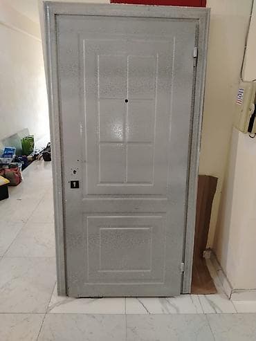 Mənzil üçün İşlənmiş Giriş qapısı 90x205 sm Çərçivə ilə, Zəmanətsiz, Ünvandan götürmə