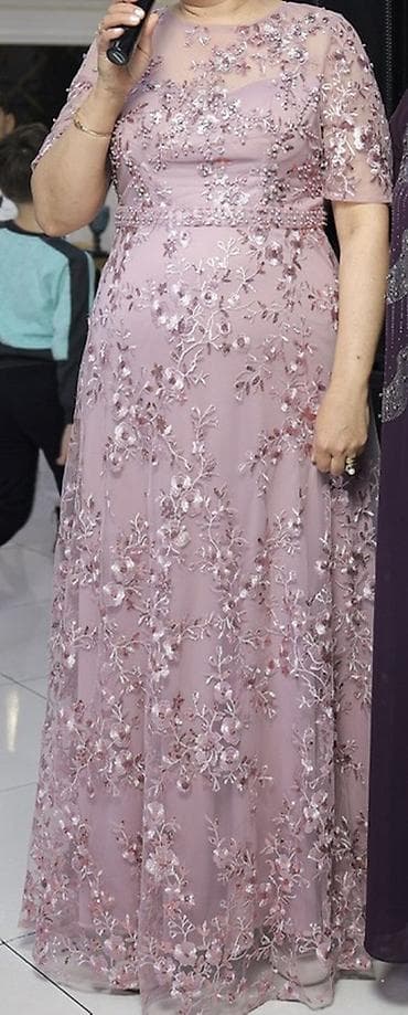 Toy paltarları və aksesuarları: Xl ölçü 170 azna alınıb 1 dəfə geyinilib toya Əl işləməsidi 100 azna — 10