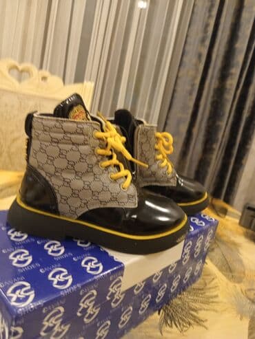 sapaşkiler: Qız uşaq sapaçkisi30 razmerdir 2 defe geyilib tepteze qalib 10azna — 1