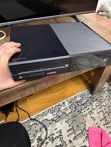 xbox one kredit: Xbox one heç bir problemi yoxdu üstündə bütün kabelleri verilir,iki — 1