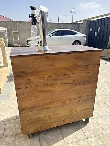 Reklam lövhələri: Tam səliqəli və işlək vəziyyətdə. Şəkildə göründüyü kimi mebelində — 1