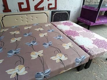 Tək nəfərlik yataqlar müxtəlif başlıq dizaynları və naxışlı döşəklərlə — 24