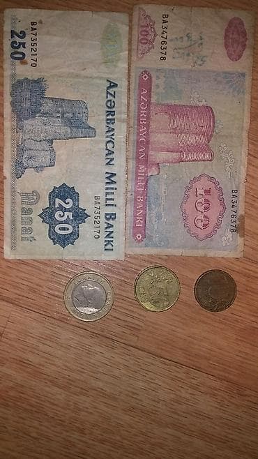 Kolleksiya üçün köhnə pul nümunələri dəsti Tərkib: - Azərbaycan