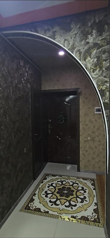 Mətbəx mebeli dəsti - Dizayn: Parlaq qara alt modullar və narıncı üst