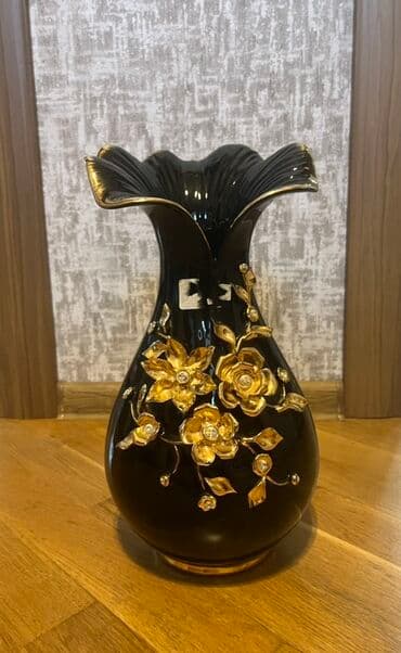 dekorativ das: Vaza dəsti — 1