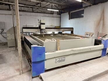 Waterjet su lazer kəsim aparatı.Sənaye tətbiqləri üçün nəzərdə