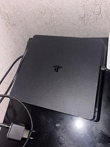 Видеоигры и приставки: Salam ps4 slim satılır gəşəy vəziyəttədi səssiz işdiyir necə ildi — 4
