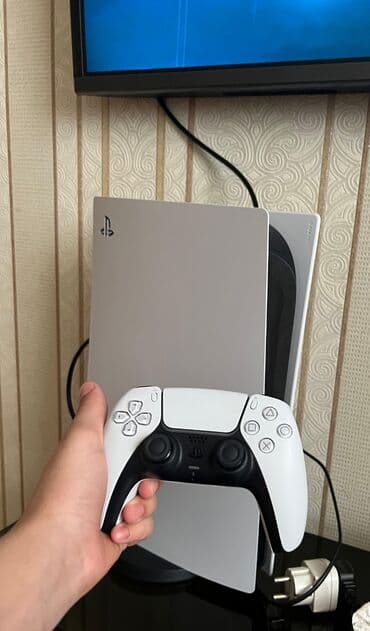 купить бу пс5: 825 gb tam ideal vəziyyətdə 1 pult avropadan gətirilib içində bahalı — 2