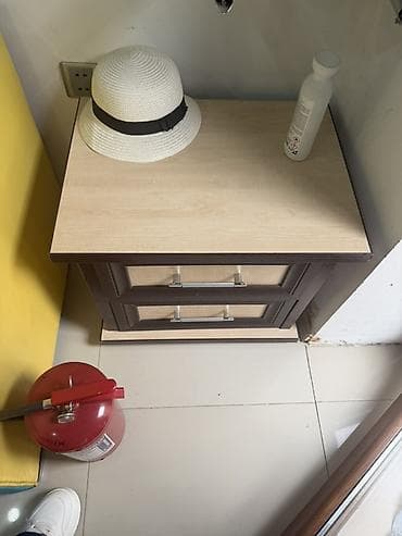 Ofis mebelləri dəsti Tərkib: - Künc modullu divan – mavi və açıq sarı — 2