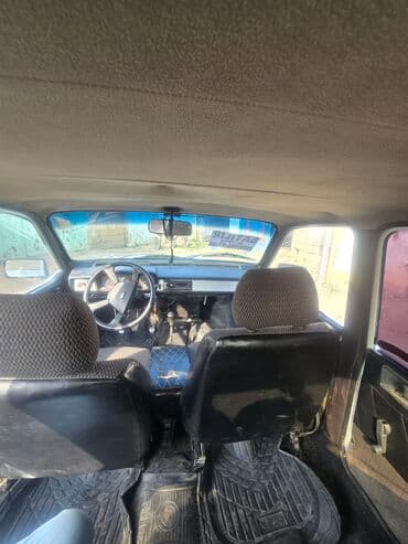 ваза напольная керамическая высокая: Avtomobil: Sovet istehsalı sedan (salon görüntüləri) Kuzov rəngi: ağ — 2