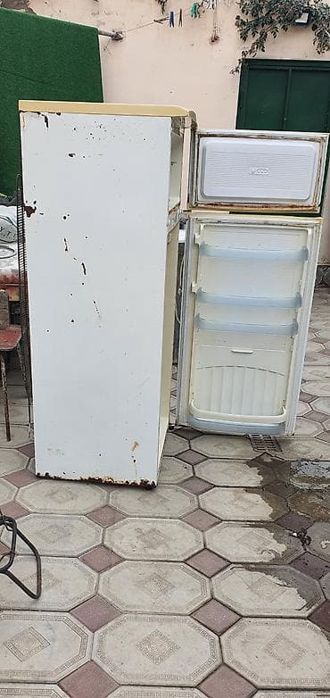 mini soyuducu satilir: Ikili kameralı məişət soyuducusu - Üst bölmə: dondurucu kameradır — 3