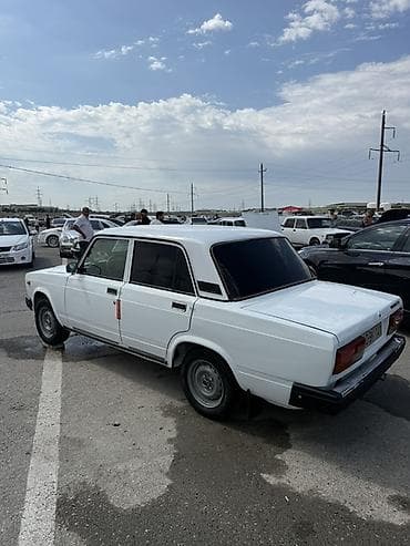 vaz 2107 şit: Hazır Kredit VAZ 2107, ağ rəng, 2003 mot 06 karobka 5. İdeal vəzyətdə — 5