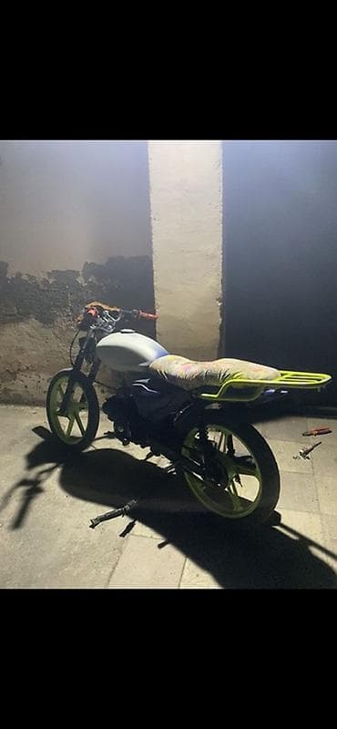 mopedlerin satisi: - özəlləşdirilmiş mini/kommuter tipli motosiklet, 50 sm3, 2023 il, 7995 km — 1