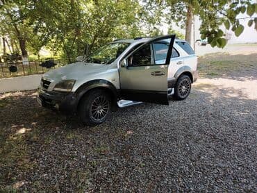 07 maşınlar: Kia Sorento: 2.5 l | 2005 il Ofrouder/SUV — 1