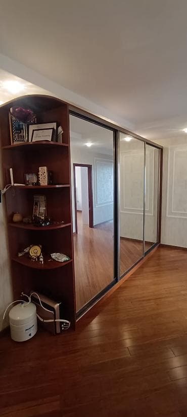 Dehliz dolabi 650 Azn. Ideal veziyyetde