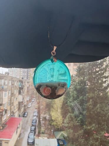 uzun qizil sirqalar: Epoksi qatqı ilə hazırlanmış əl işi kulonlar - Çiçək kolleksiyası — 4